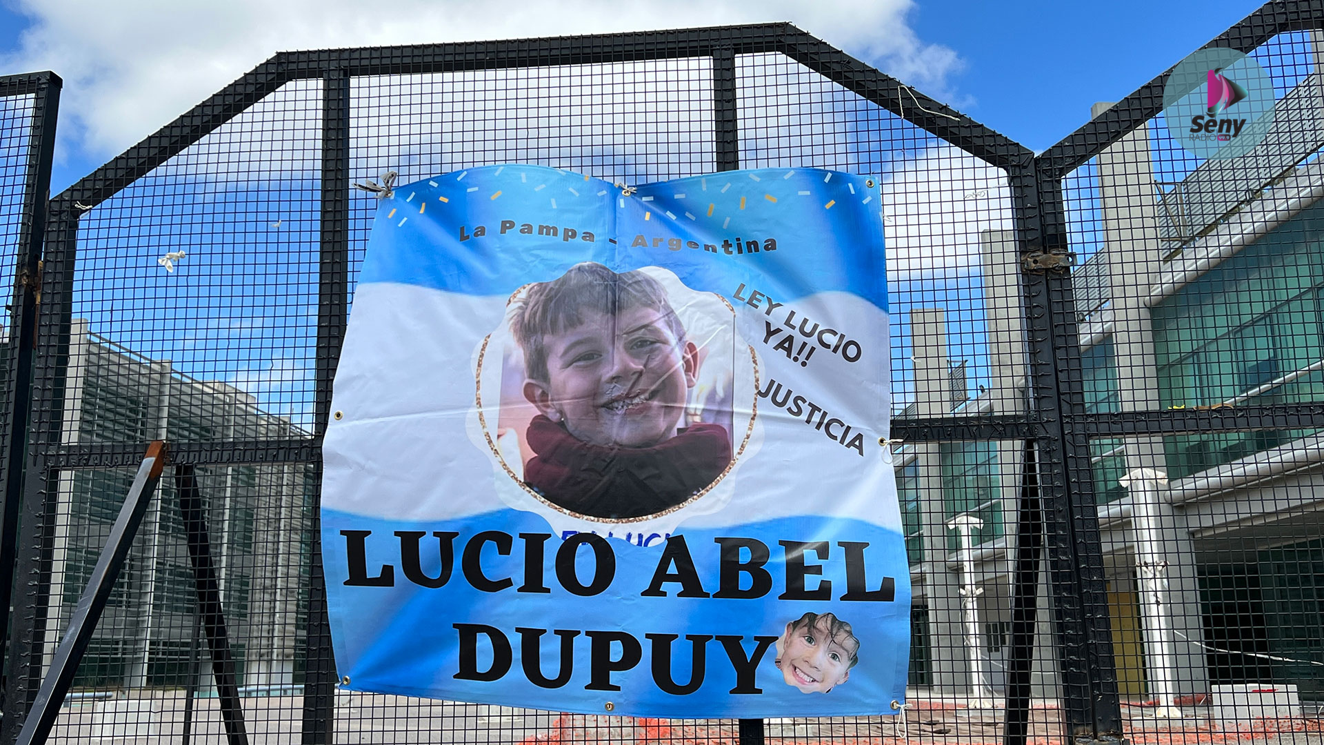 La imagen del reclamo de la gente por justicia