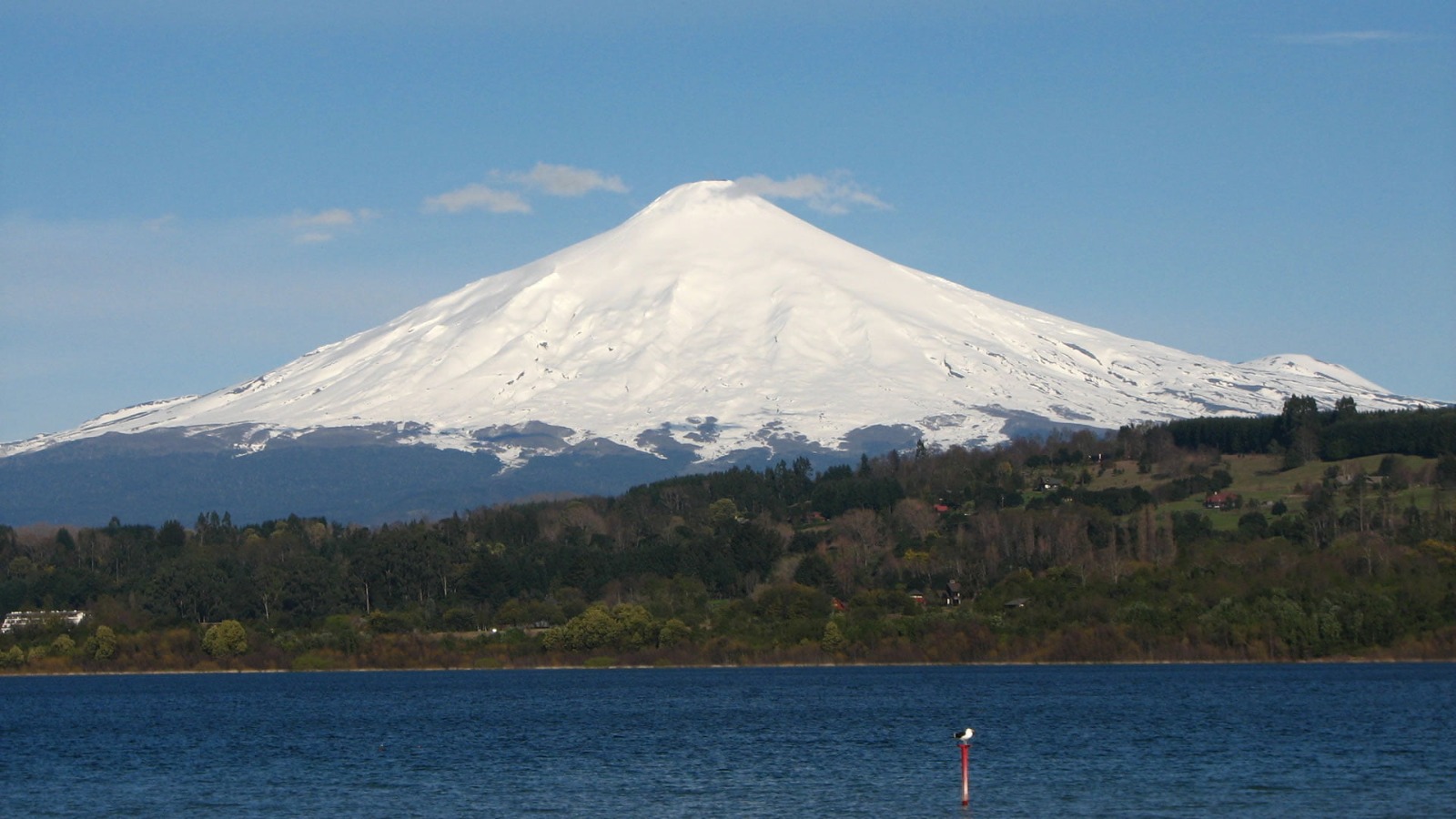 Chile: decretan alerta naranja por el volcán Villarrica